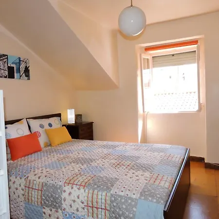 格洛丽亚公寓 *